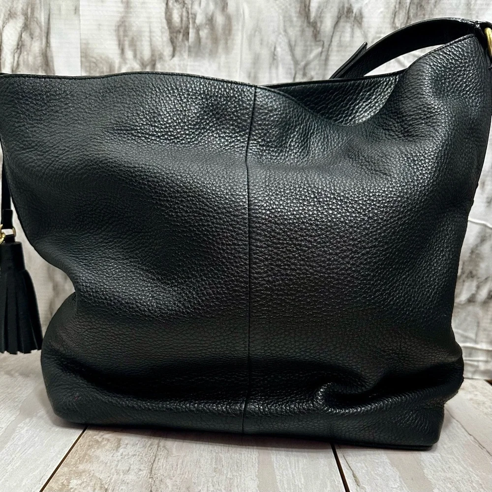 Cole Haan Large Black Pebbled Leather Hobo Bag Brass Hardware Classic Metro Vibe